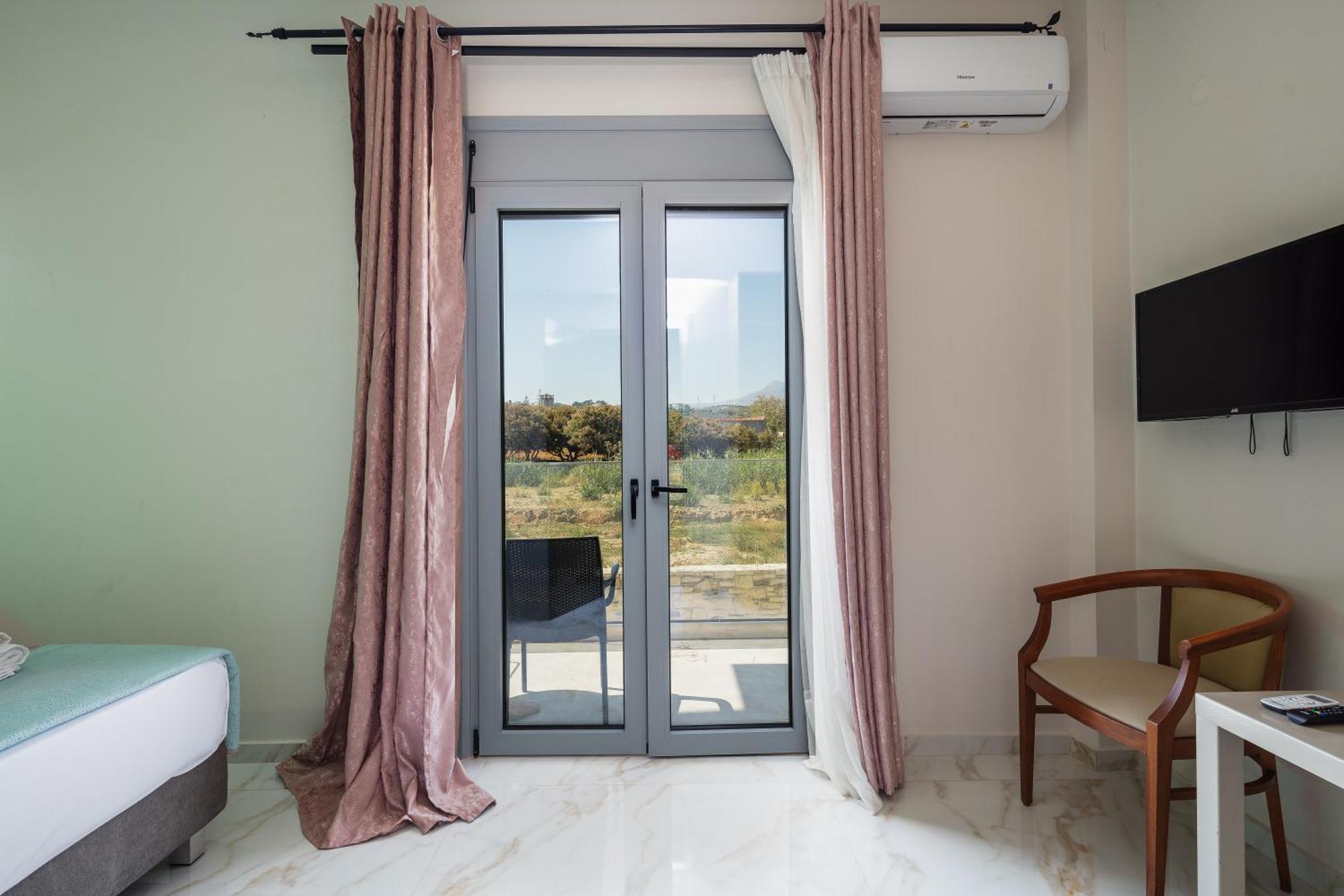 Hotel Iosifina, 80 Metres From Episkopi Beach! Dhrámia Quarto foto